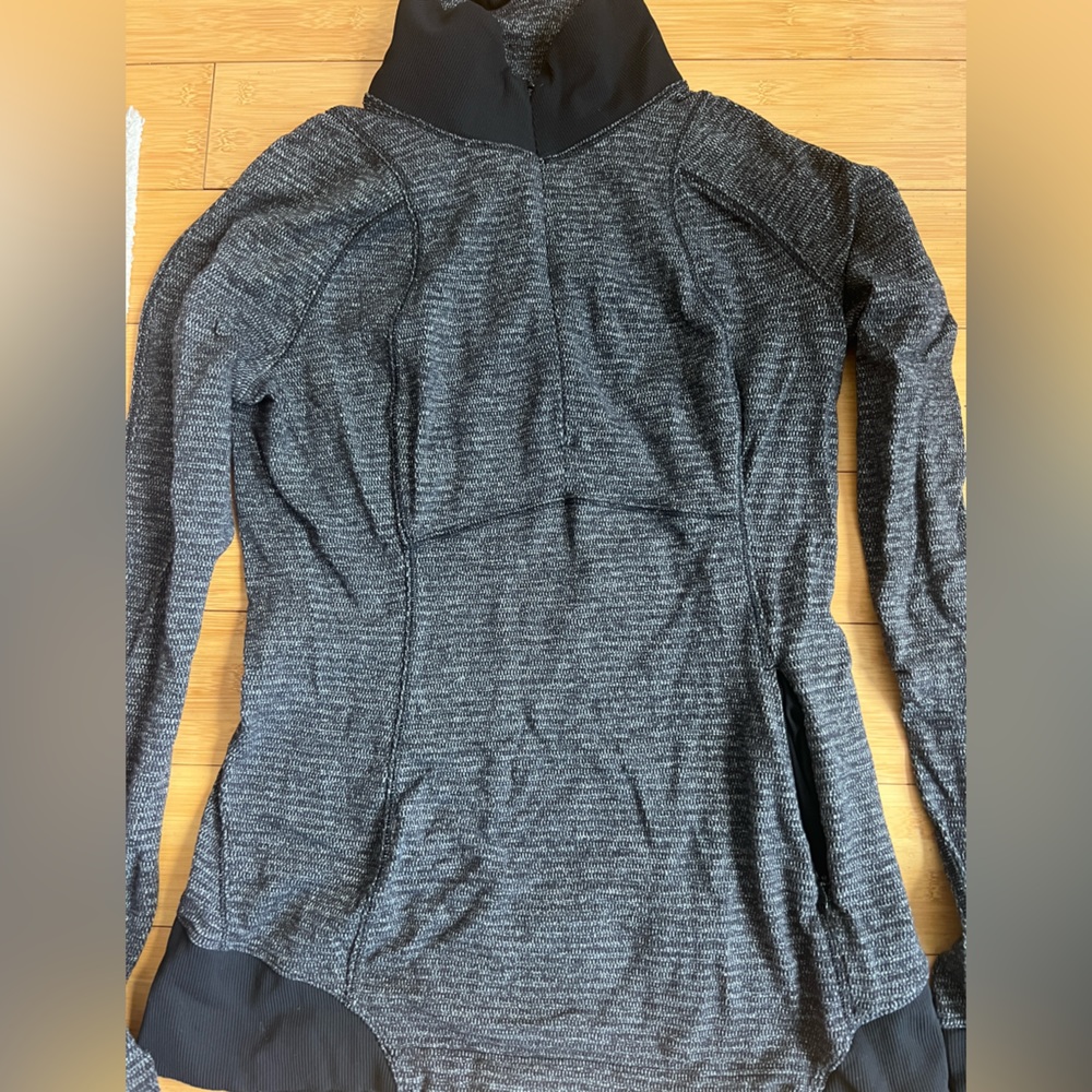 Like new black Lululemon- small pocket on front left side